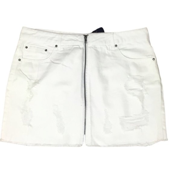Forever 21 White Front Zip Mini Jean Skirt Size 30 NWT Distressed Denim - Picture 1 of 7